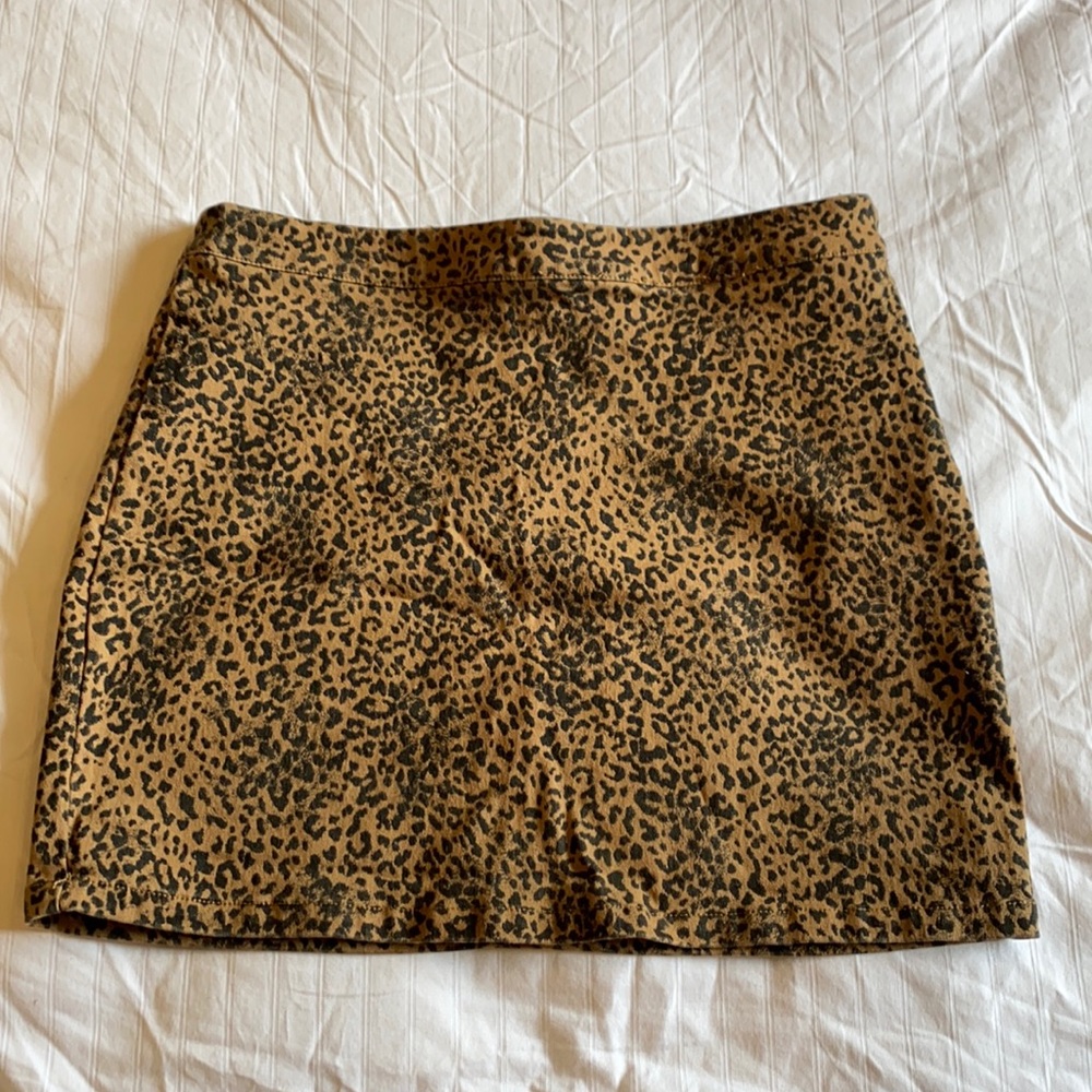 Forever 21 Cheetah print skirt